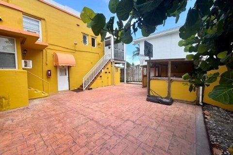 Commercial property in Hollywood, Florida 322.93 sq.m. № 2240684 - photo 7