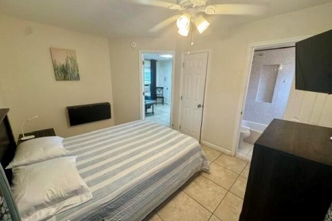 Commercial property in Hollywood, Florida 322.93 sq.m. № 2240684 - photo 30
