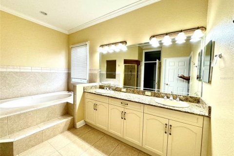 Touwnhouse à louer à Saint Petersburg, Floride: 3 chambres, 277.03 m2 № 1902231 - photo 30