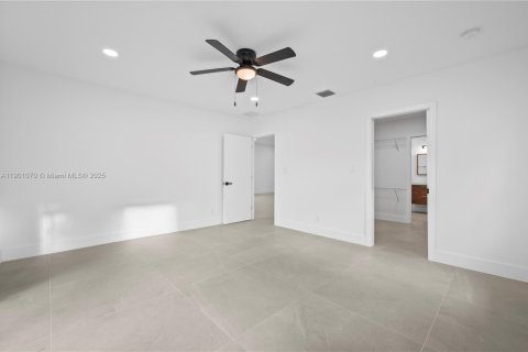 Снять в аренду виллу или дом в Уэст-Палм-Бич, Флорида 3 спальни, 172.52м2, № 1952243 - фото 26