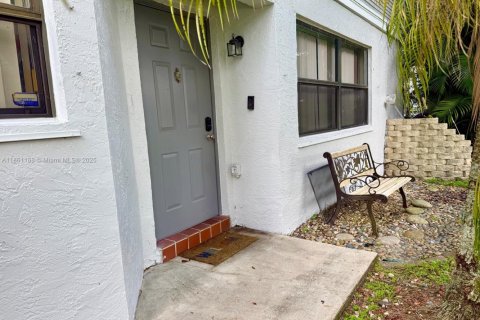 Adosado en venta en Pembroke Pines, Florida, 3 dormitorios, 131.92 m2 № 1890063 - foto 8