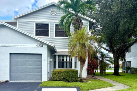 Adosado en venta en Pembroke Pines, Florida, 3 dormitorios, 131.92 m2 № 1890063 - foto 1