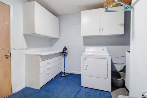 Adosado en venta en Pembroke Pines, Florida, 3 dormitorios, 131.92 m2 № 1890063 - foto 29