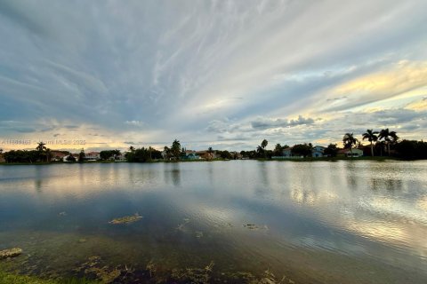 Adosado en venta en Pembroke Pines, Florida, 3 dormitorios, 131.92 m2 № 1890063 - foto 24