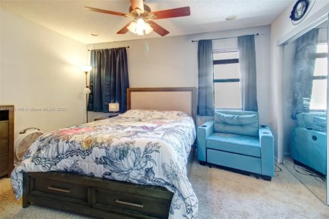 Adosado en venta en Pembroke Pines, Florida, 3 dormitorios, 131.92 m2 № 1890063 - foto 19