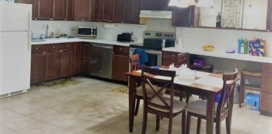 Condominio en Coconut Creek, Florida, 2 dormitorios № 1041053
