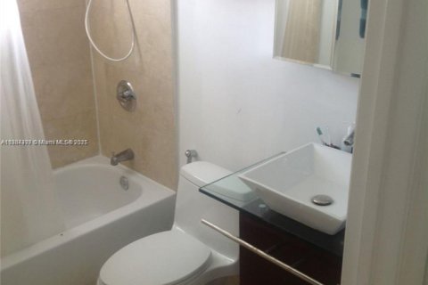 Снять в аренду кондоминиум в Майами-Бич, Флорида 1 спальня, 56.02м2, № 1941324 - фото 8