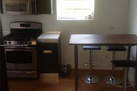 Снять в аренду кондоминиум в Майами-Бич, Флорида 1 спальня, 56.02м2, № 1941324 - фото 5