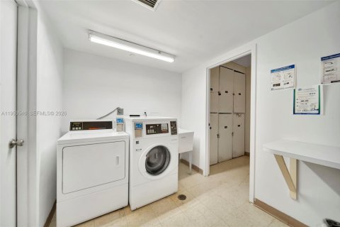 Copropriété à vendre à Aventura, Floride: 2 chambres, 107.49 m2 № 2019899 - photo 27