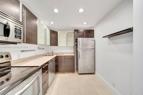 Copropriété à vendre à Aventura, Floride: 2 chambres, 107.49 m2 № 2019899 - photo 25