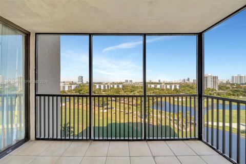 Copropriété à vendre à Aventura, Floride: 2 chambres, 107.49 m2 № 2019899 - photo 10