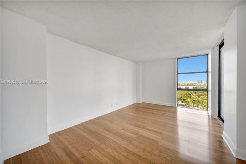 Copropriété à vendre à Aventura, Floride: 2 chambres, 107.49 m2 № 2019899 - photo 17