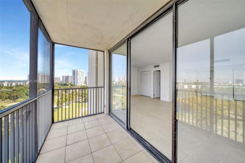 Copropriété à vendre à Aventura, Floride: 2 chambres, 107.49 m2 № 2019899 - photo 14