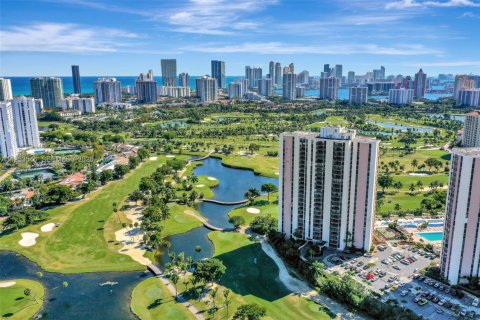 Copropriété à vendre à Aventura, Floride: 2 chambres, 107.49 m2 № 2019899 - photo 2