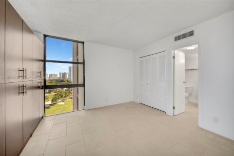 Copropriété à vendre à Aventura, Floride: 2 chambres, 107.49 m2 № 2019899 - photo 16