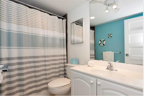 Condo in Hollywood, Florida, 1 bedroom  № 2052823 - photo 8