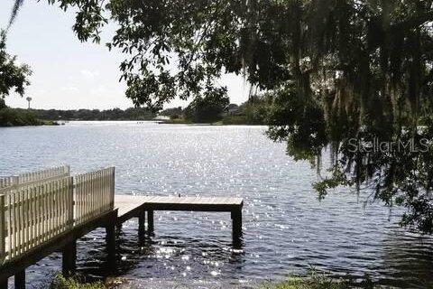 House in Winter Haven, Florida 2 bedrooms, 140.93 sq.m. № 1806593 - photo 5