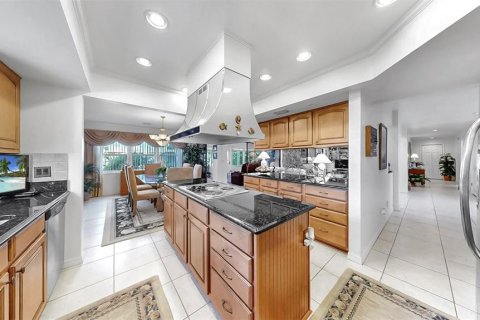 House in Apollo Beach, Florida 3 bedrooms, 357.67 sq.m. № 1905643 - photo 27