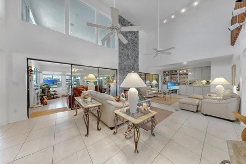 Casa en venta en Apollo Beach, Florida, 3 dormitorios, 357.67 m2 № 1905643 - foto 15