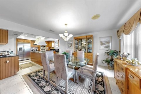 House in Apollo Beach, Florida 3 bedrooms, 357.67 sq.m. № 1905643 - photo 23