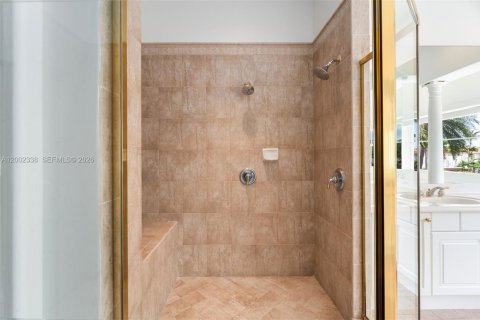 House in Doral, Florida 6 bedrooms, 328.97 sq.m. № 2066277 - photo 29