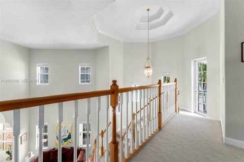 House in Doral, Florida 6 bedrooms, 328.97 sq.m. № 2066277 - photo 30
