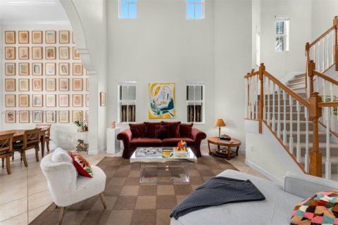 House in Doral, Florida 6 bedrooms, 328.97 sq.m. № 2066277 - photo 13