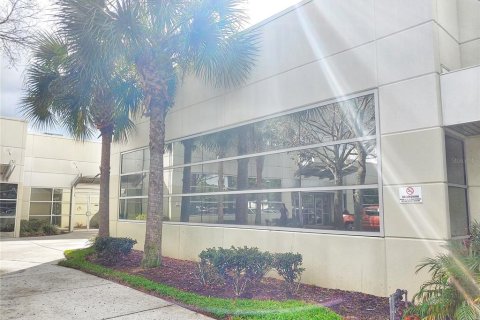 Immobilier commercial à louer à Orlando, Floride: 204.85 m2 № 1377813 - photo 2
