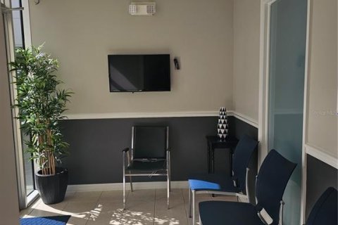 Immobilier commercial à louer à Orlando, Floride: 204.85 m2 № 1377813 - photo 3