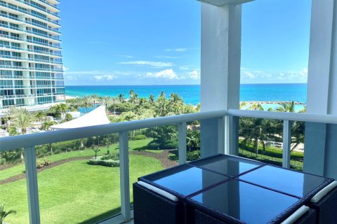 Copropriété à louer à Bal Harbour, Floride: 2 chambres, 98.1 m2 № 1889969 - photo 12