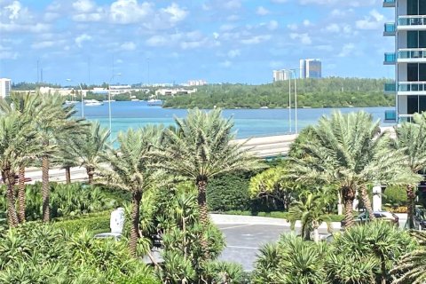 Copropriété à louer à Bal Harbour, Floride: 2 chambres, 98.1 m2 № 1889969 - photo 13