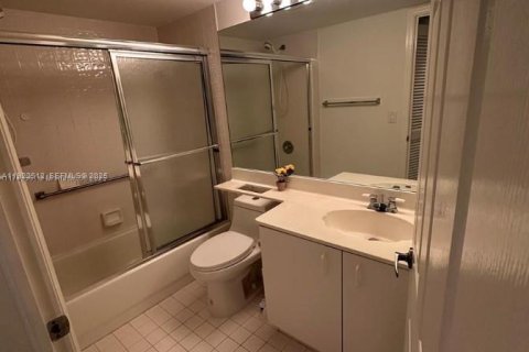 Condo in Tamarac, Florida, 2 bedrooms  № 2076692 - photo 14