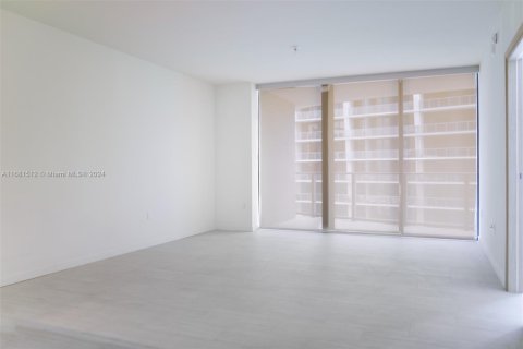 Condo in Miami, Florida, 1 bedroom  № 1702997 - photo 8