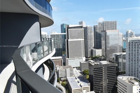 Condo in Miami, Florida, 1 bedroom  № 1702997 - photo 1