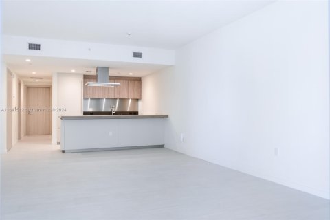 Condo in Miami, Florida, 1 bedroom  № 1702997 - photo 10