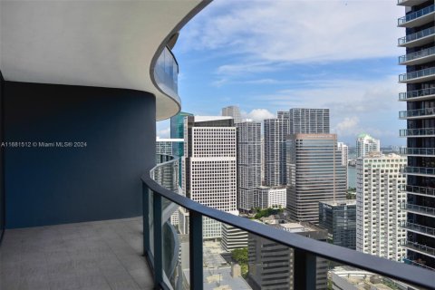 Condo in Miami, Florida, 1 bedroom  № 1702997 - photo 3