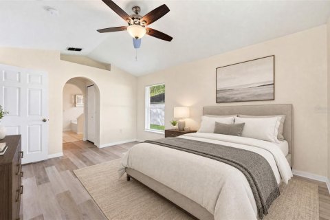 House in Winter Garden, Florida 4 bedrooms, 172.15 sq.m. № 2393582 - photo 12