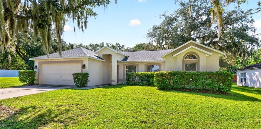 House in Winter Garden, Florida 4 bedrooms, 172.15 sq.m. № 2393582