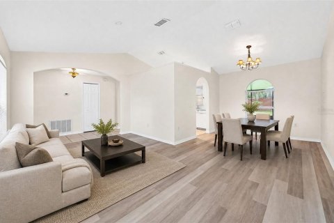House in Winter Garden, Florida 4 bedrooms, 172.15 sq.m. № 2393582 - photo 6