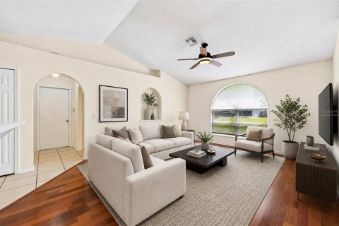 House in Winter Garden, Florida 4 bedrooms, 172.15 sq.m. № 2393582 - photo 7