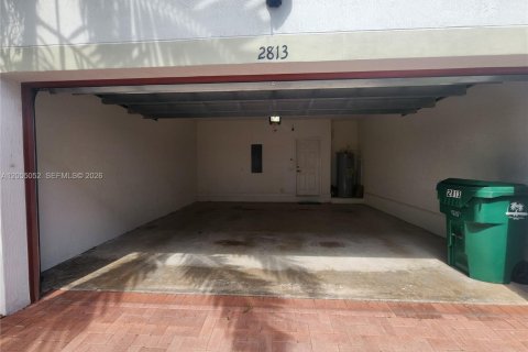 Townhouse in Miramar, Florida 3 bedrooms, 178.28 sq.m. № 2171772 - photo 22