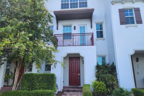Townhouse in Miramar, Florida 3 bedrooms, 178.28 sq.m. № 2171772
