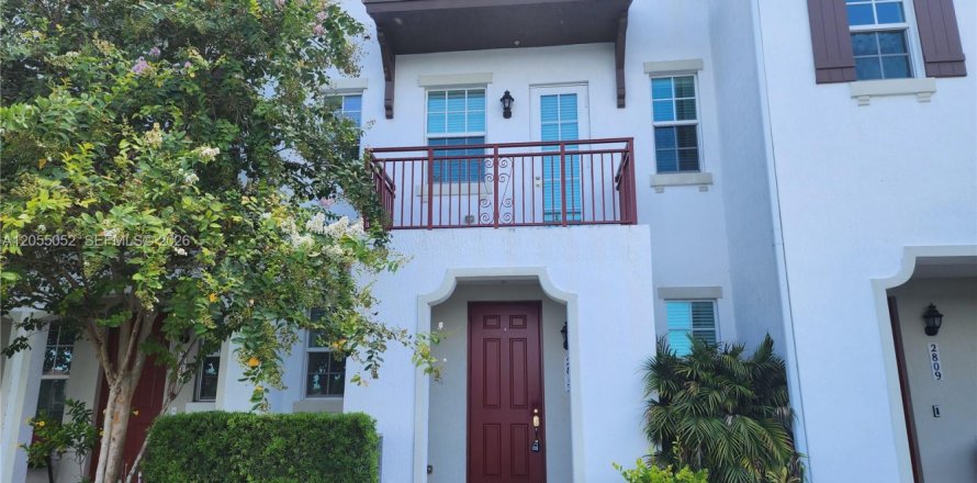 Townhouse in Miramar, Florida 3 bedrooms, 178.28 sq.m. № 2171772
