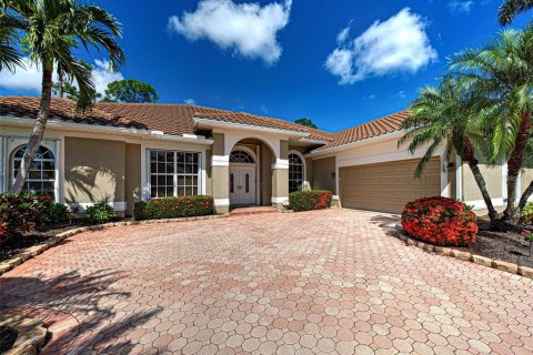 House in Venice, Florida 3 bedrooms, 282.52 sq.m. № 1902901 - photo 5