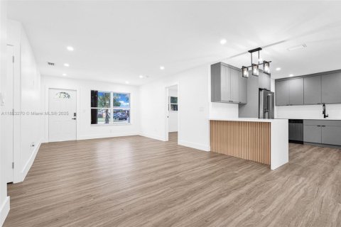 Casa en venta en Hollywood, Florida, 3 dormitorios, 113.15 m2 № 1872281 - foto 11