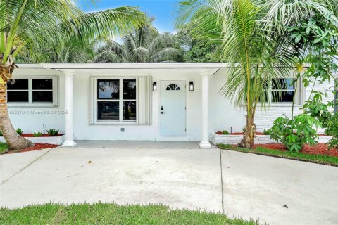 Casa en venta en Hollywood, Florida, 3 dormitorios, 113.15 m2 № 1872281 - foto 4