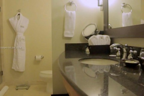 Condominio en venta en Sunny Isles Beach, Florida, 51.19 m2 № 1960096 - foto 8