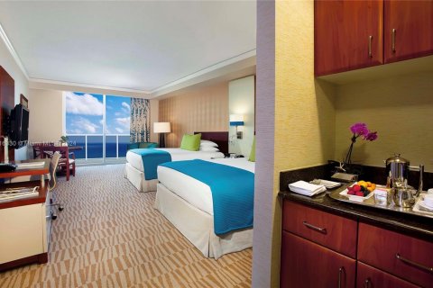 Condominio en venta en Sunny Isles Beach, Florida, 51.19 m2 № 1960096 - foto 6