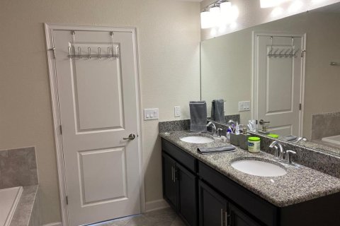 Touwnhouse à vendre à Orlando, Floride: 3 chambres, 160.63 m2 № 2280153 - photo 11