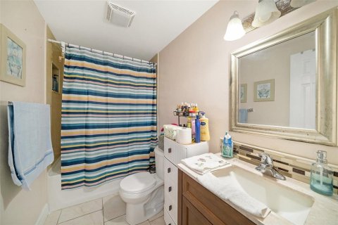 House in Tampa, Florida 4 bedrooms, 154.78 sq.m. № 1829467 - photo 20